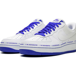 UNINTERRUPTEのairforce1